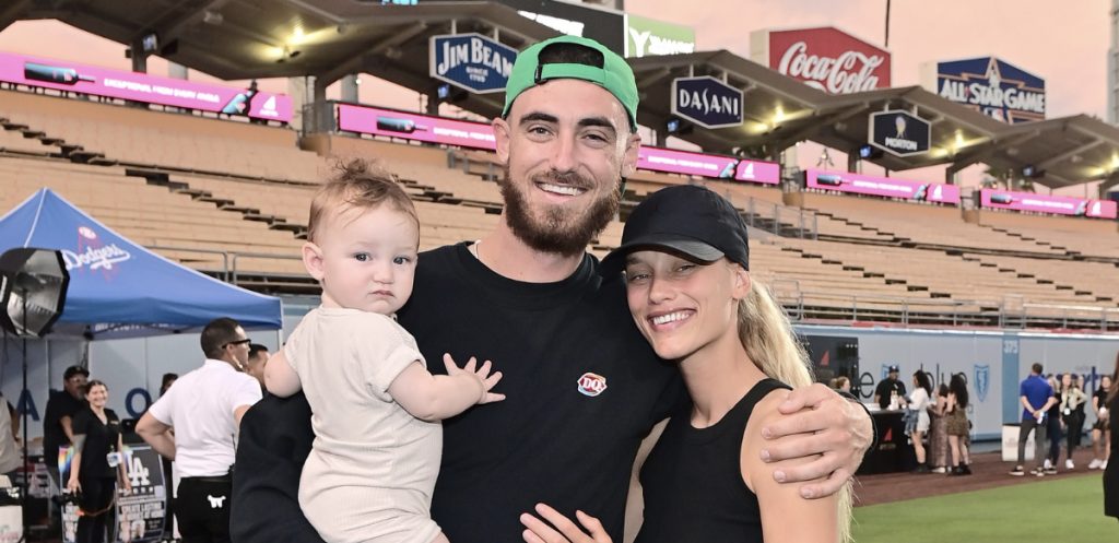Cody Bellinger with his Girlfriend and children.