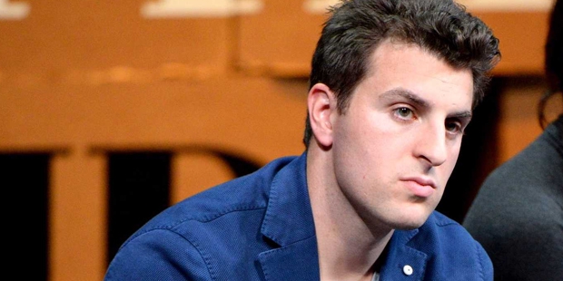 Brian Chesky Early life